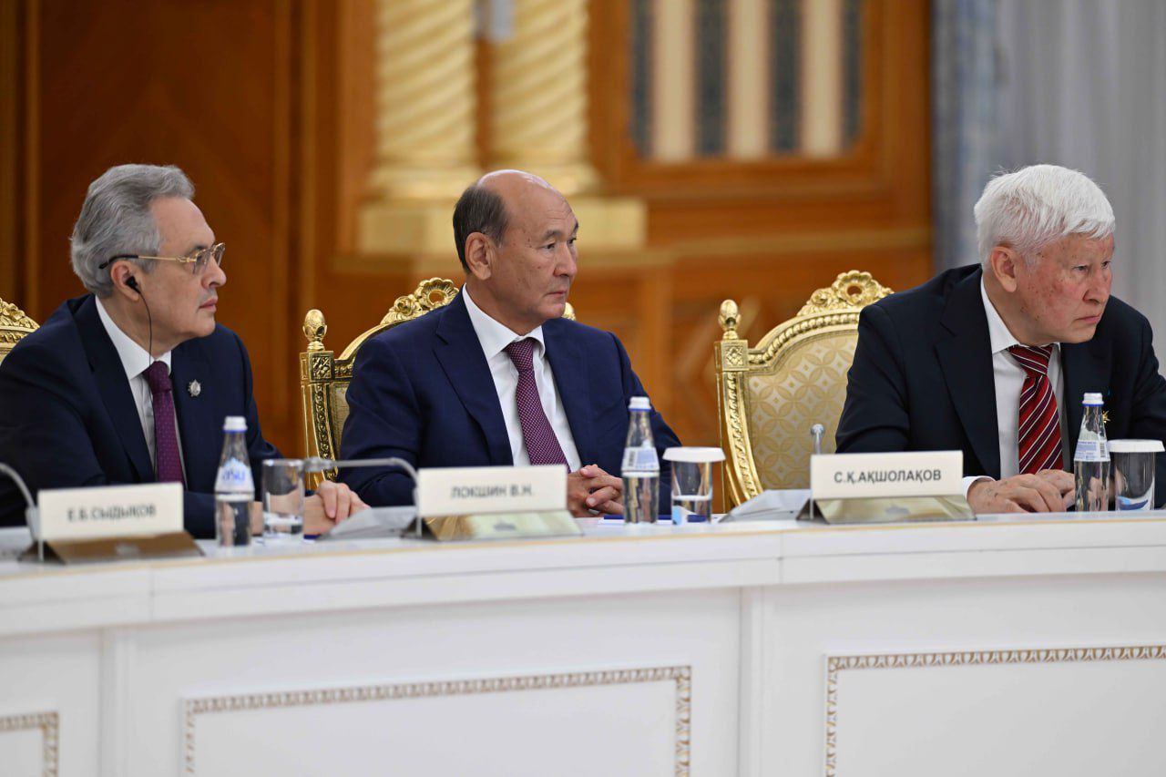 Президент АЭС құрылысына қатысты келіссөздерде еліміздің мүддесін ескеру қажет екенін айтты