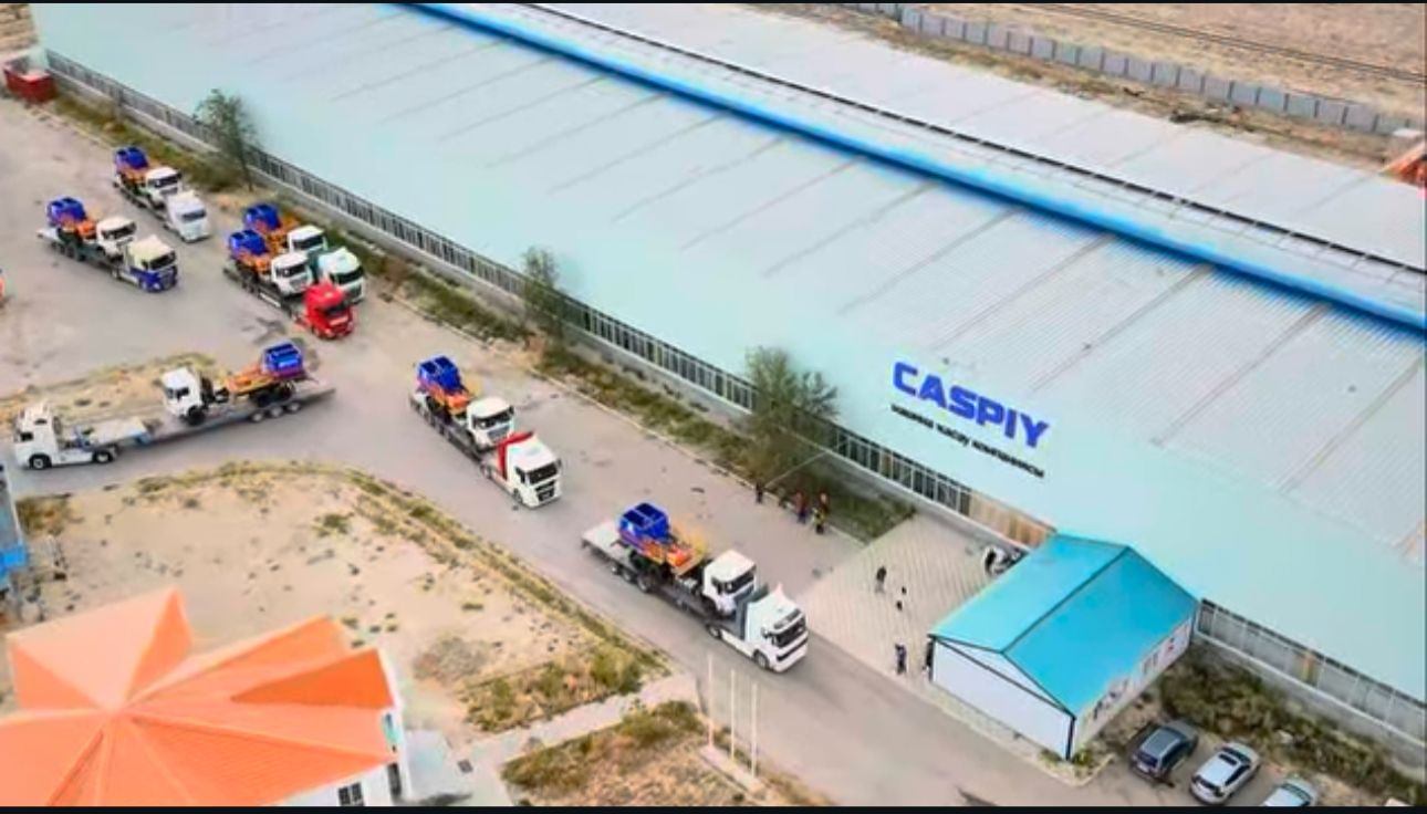 Первая спецтехника, произведённая на Мангистауском заводе, отправлена в Туркменистан