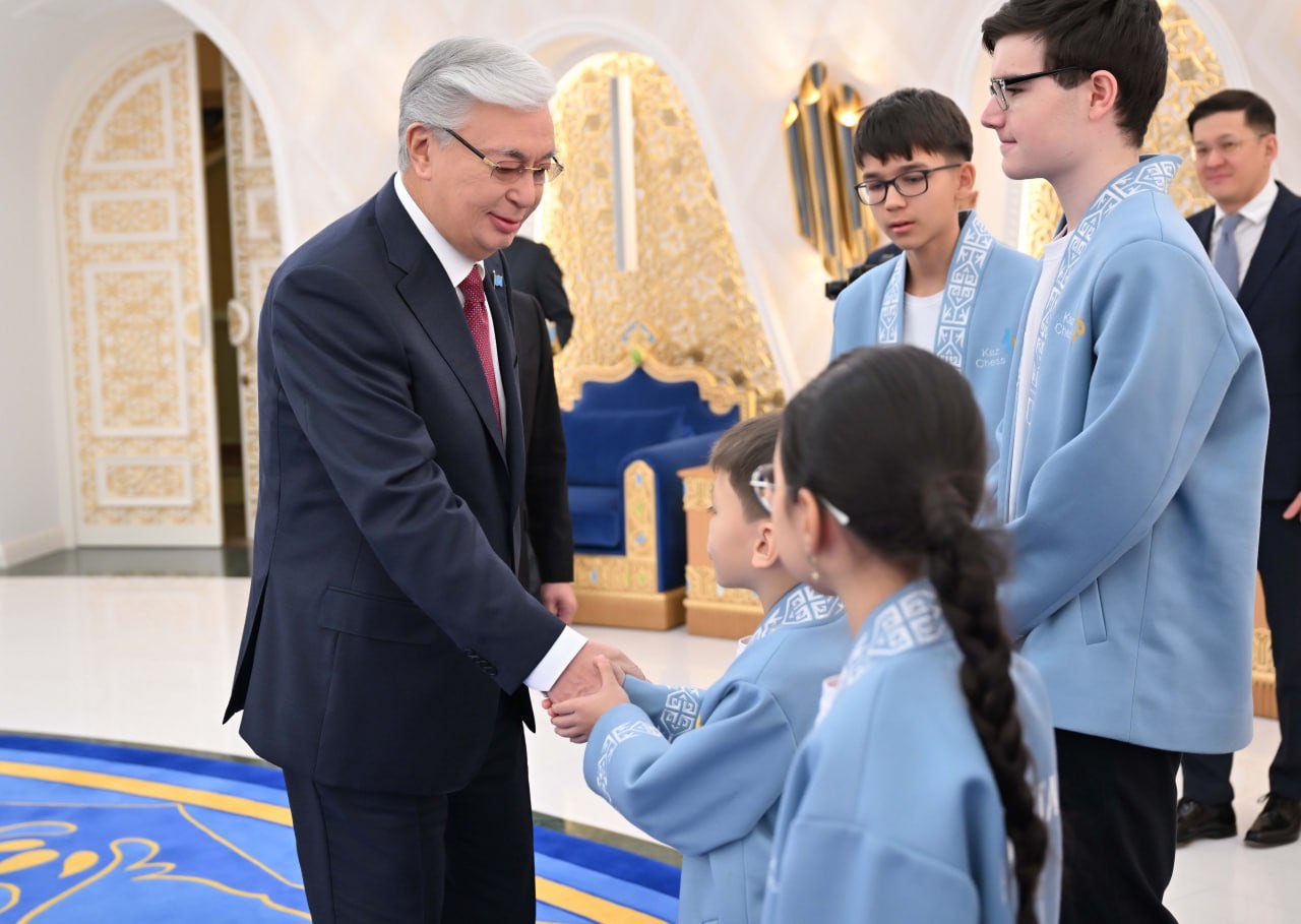 Әлем біріншіліктерінде топ жарған ақтаулық жас шахматшы Мемлекет басшысымен кездесті