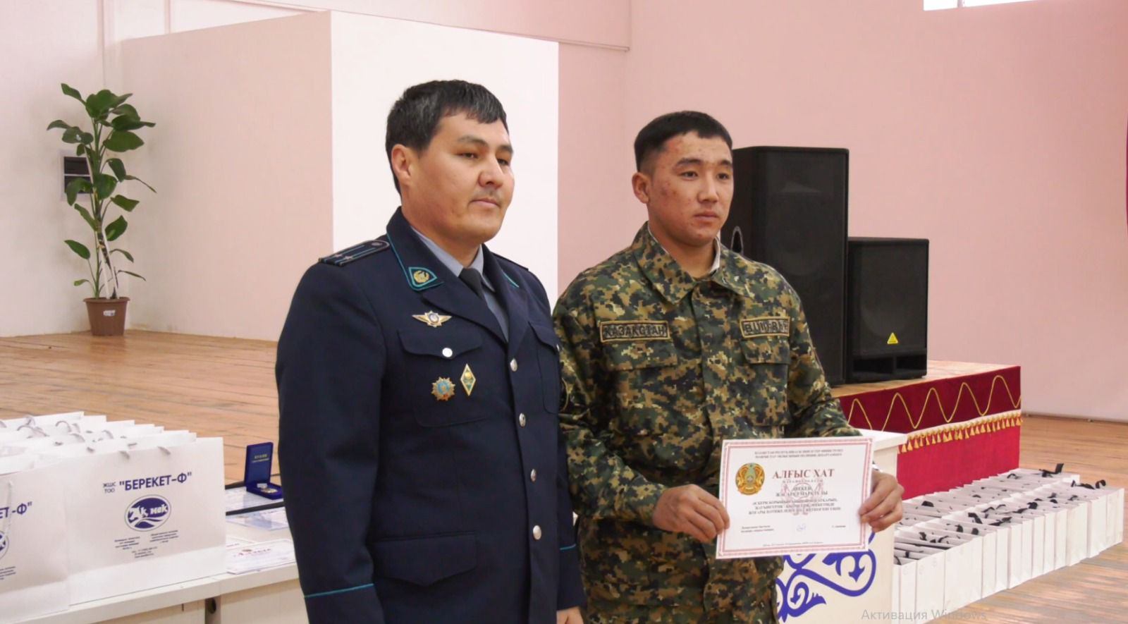 Более двухсот военнослужащих завершили срок срочной службы