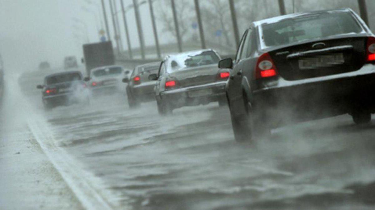 В регионе временно приостановлено движение на нескольких участках республиканских дорог