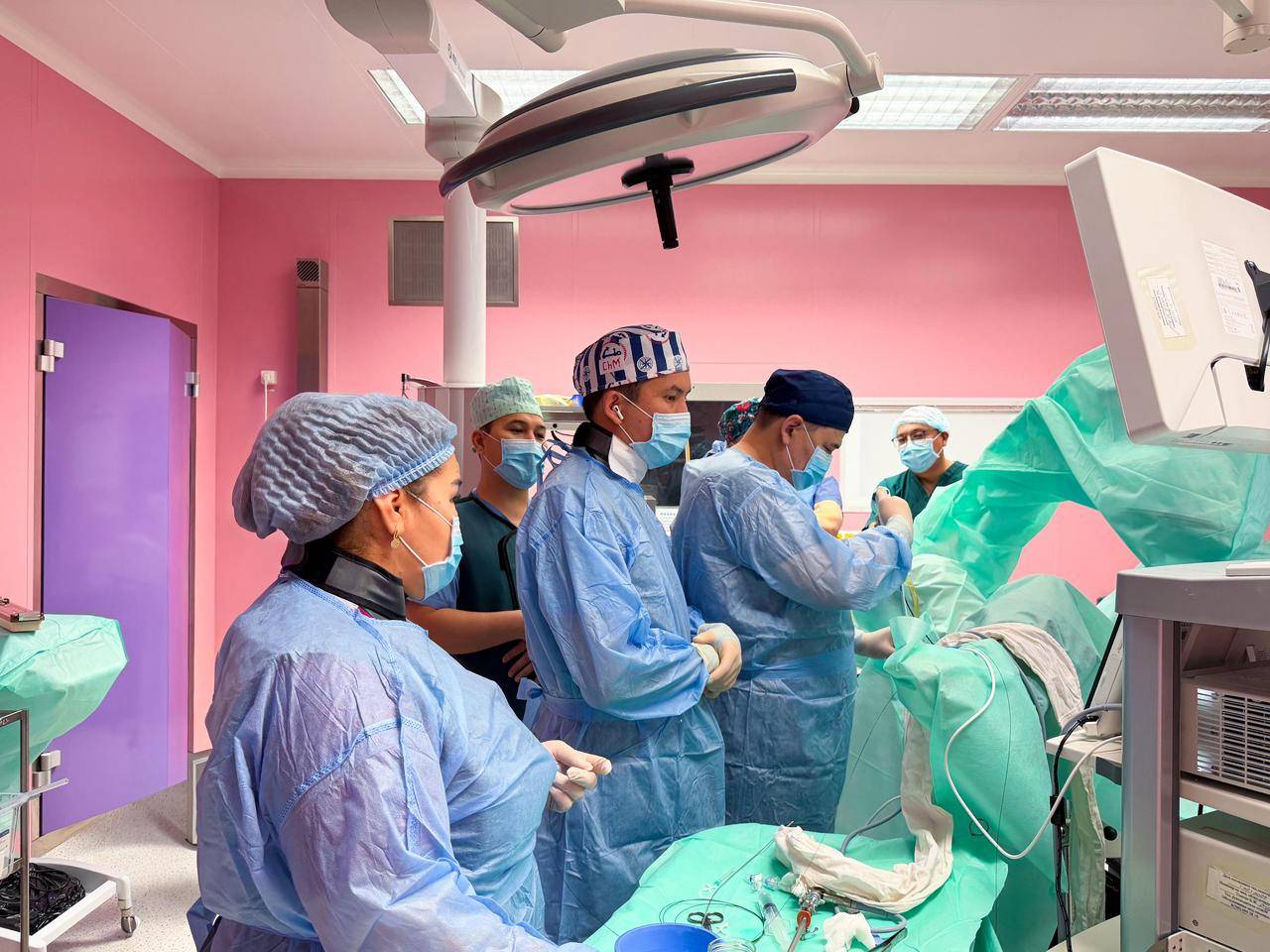 В Актау внедрили новый метод удаления камней в почках