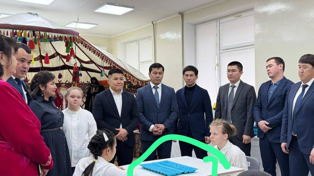 В Актау для особенных детей открылся кабинет для игры в тогызкумалак