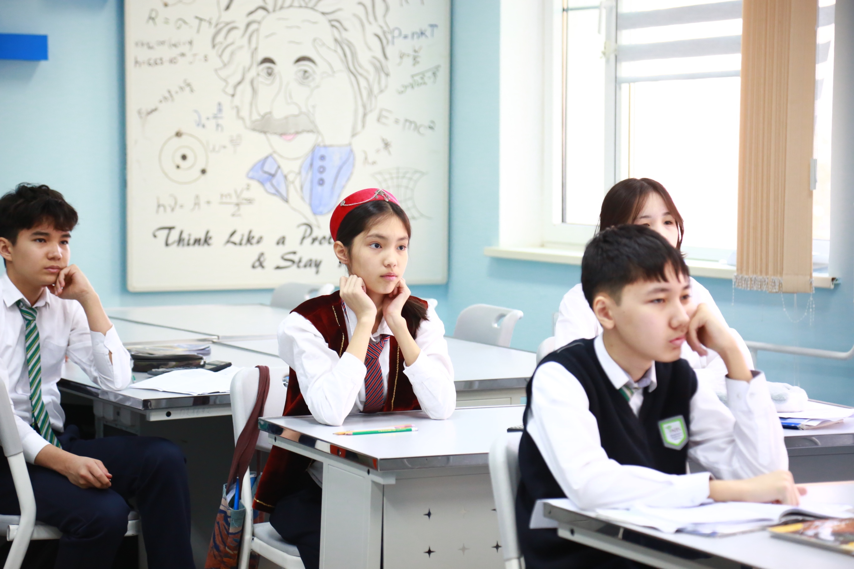 Ақтаулық оқушылар мен мұғалімдер әр жұмада ұлттық киім киеді