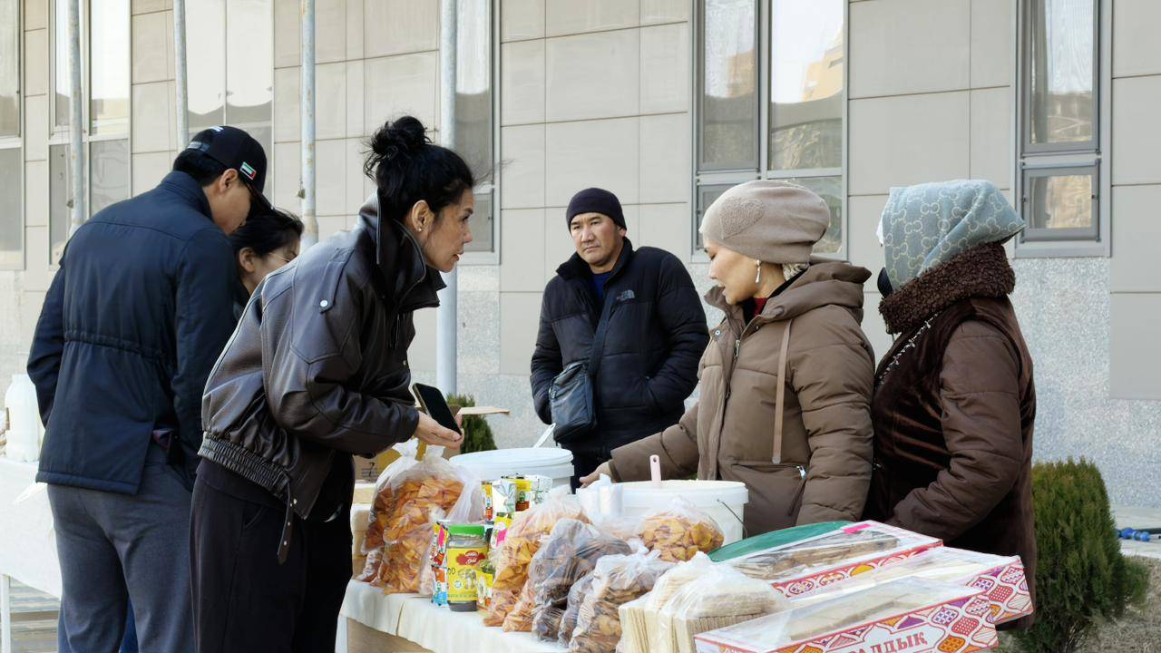 Ақтаулық қолөнершілер сайлаушыларға өз өнімдерін ұсынды