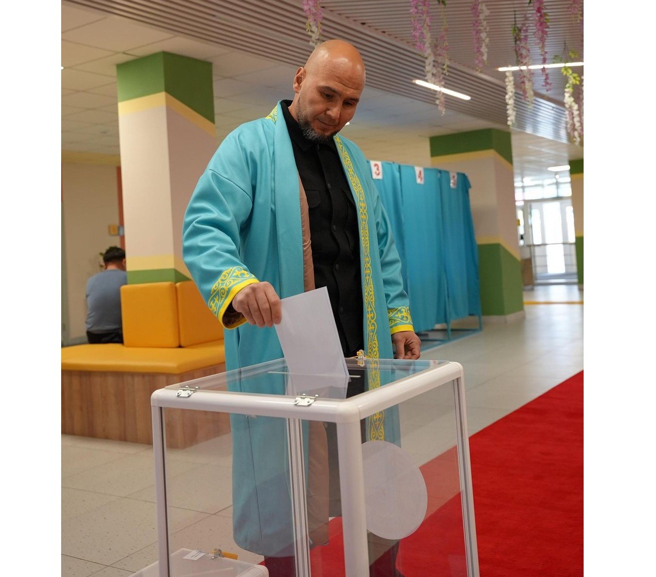 «NAIZA» президенті Нұрбек Қарабала референдумда «Маңғыстау style» челленджін қолдады