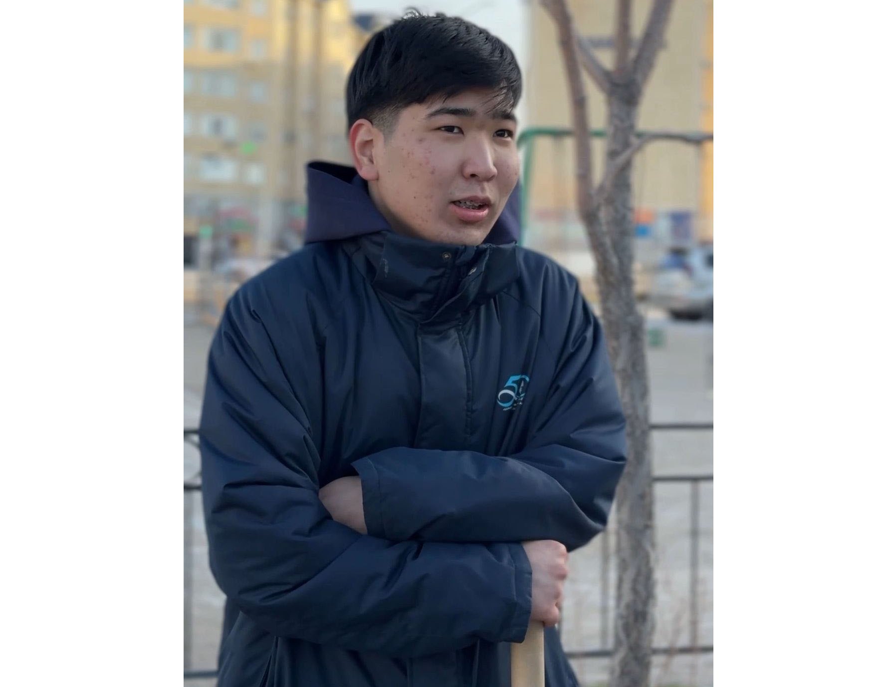 Экология жанашыры : Маңғыстаулық студент 500 ағашты күтіп баптайды