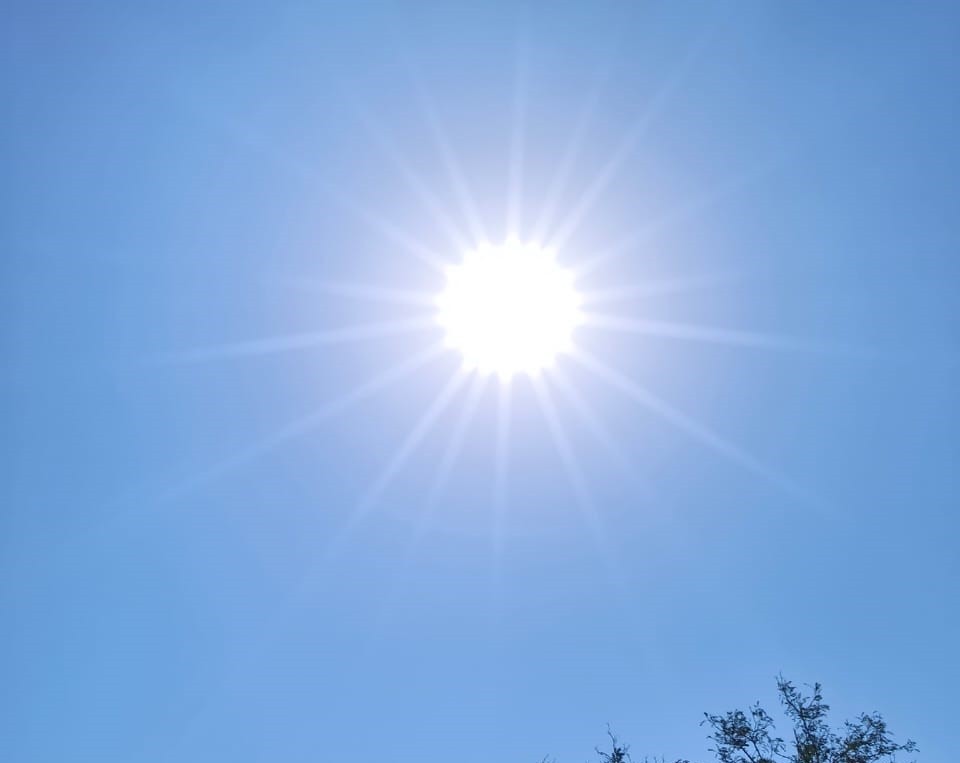 В Мангистау – жара до +40°C, ветер и дождь