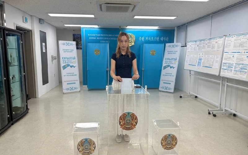 Первой на выборах в Курултай в Сеуле проголосовала студентка из Казахстана