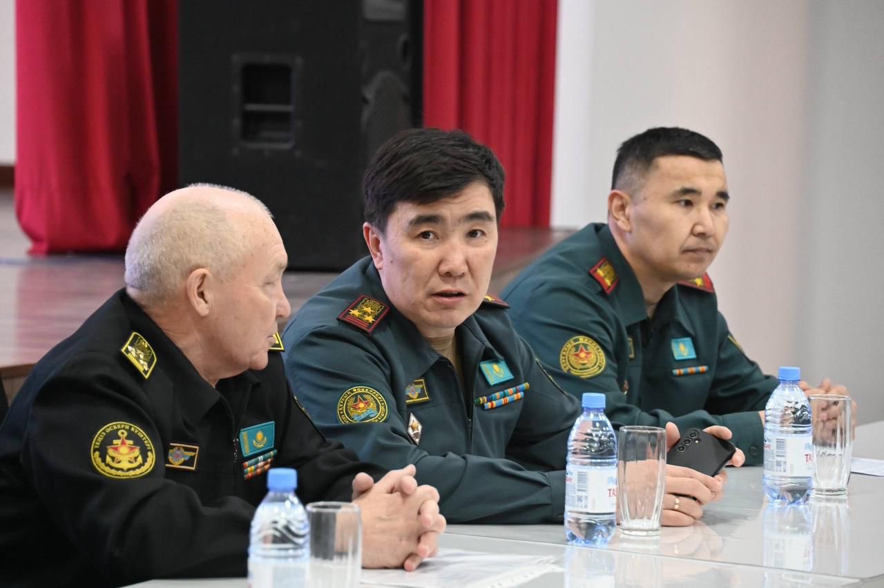 Школьникам Актау рассказали о преимуществах военной службы