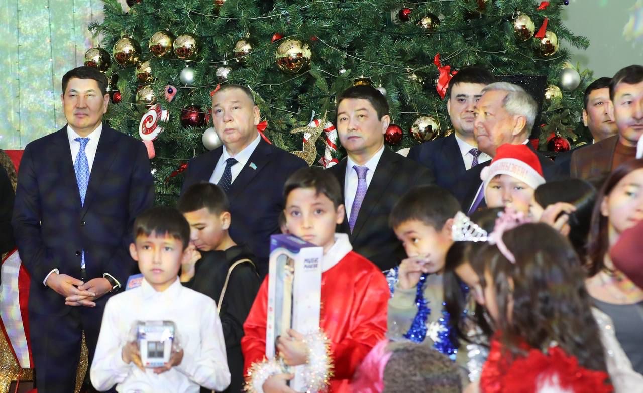 «Ғажайыпқа толы Жаңа жыл»: Маңғыстауда Президент шыршасы өтті