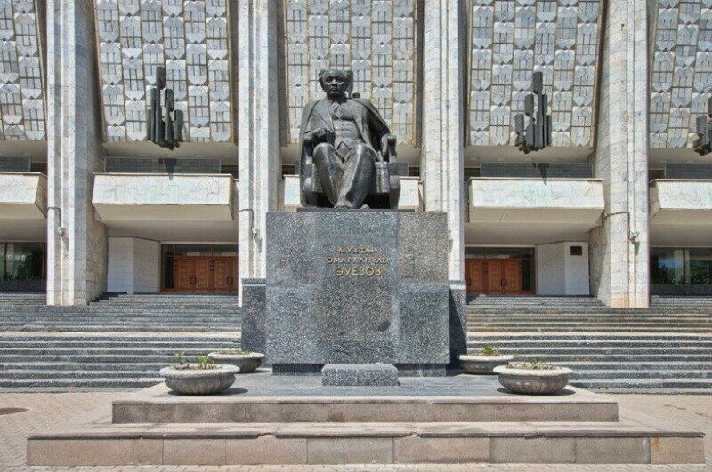 Әуезов театры гастрольдік сапармен Ақтауға келеді