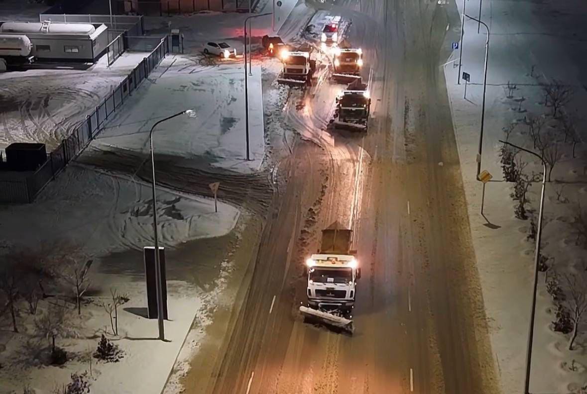 Маңғыстауда жолдарды тазалау жұмыстары жүріп жатыр