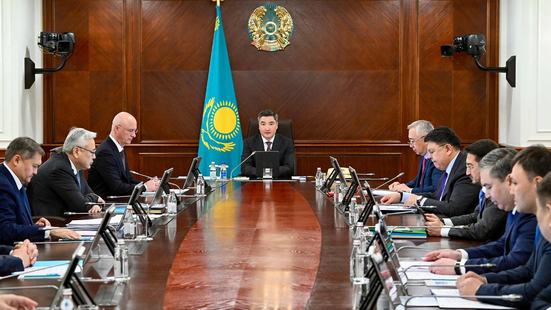 Олжас Бектенов о мерах поощрения бизнеса за внедрение отечественных инноваций: Необходимо стимулировать долгосрочные инвестиции в науку