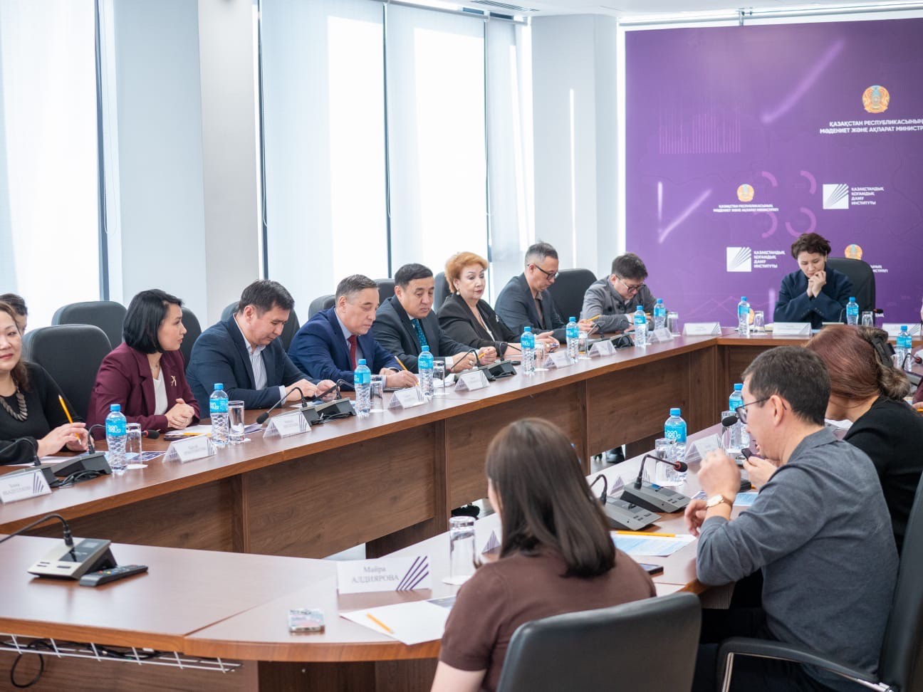 На заседании «SARAP» обсуждались историко-культурное наследие в системе конституционных ценностей Казахстана