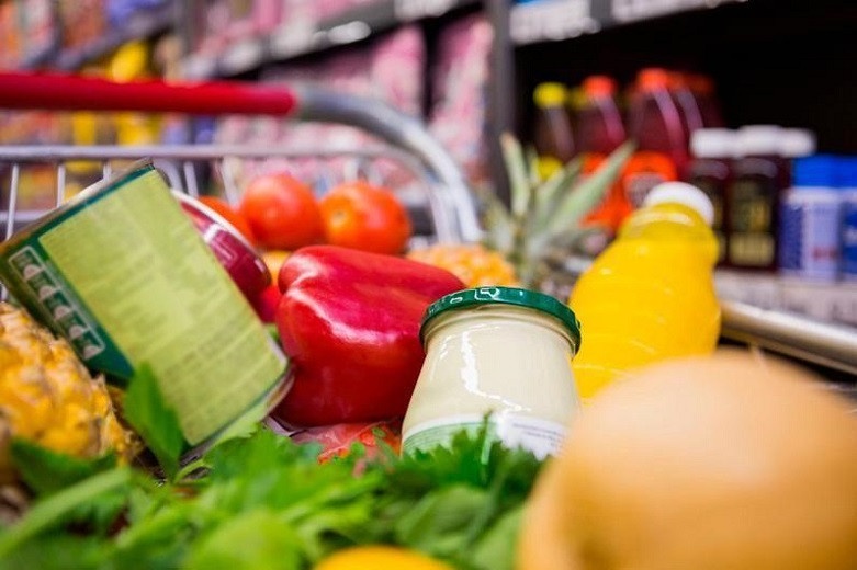 В Казахстане продолжают снижаться цены на социально значимые продукты