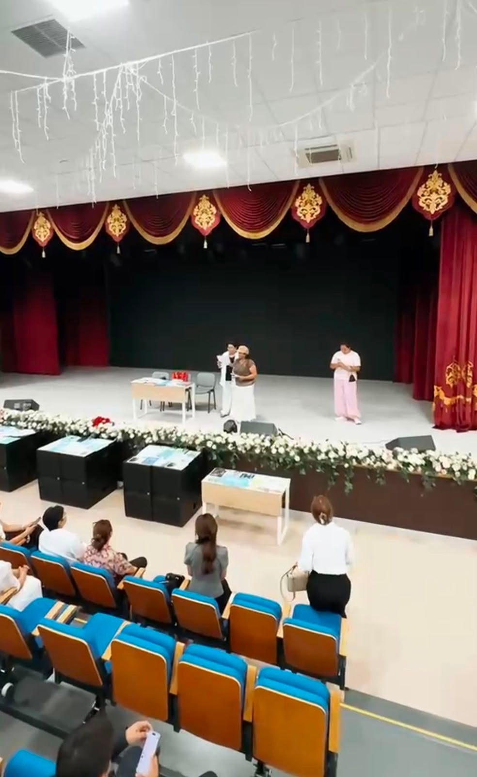 Ақтауда «Әнші балапан» қоғамдық қорына қолдау көрсеткен азаматтар марапатталды
