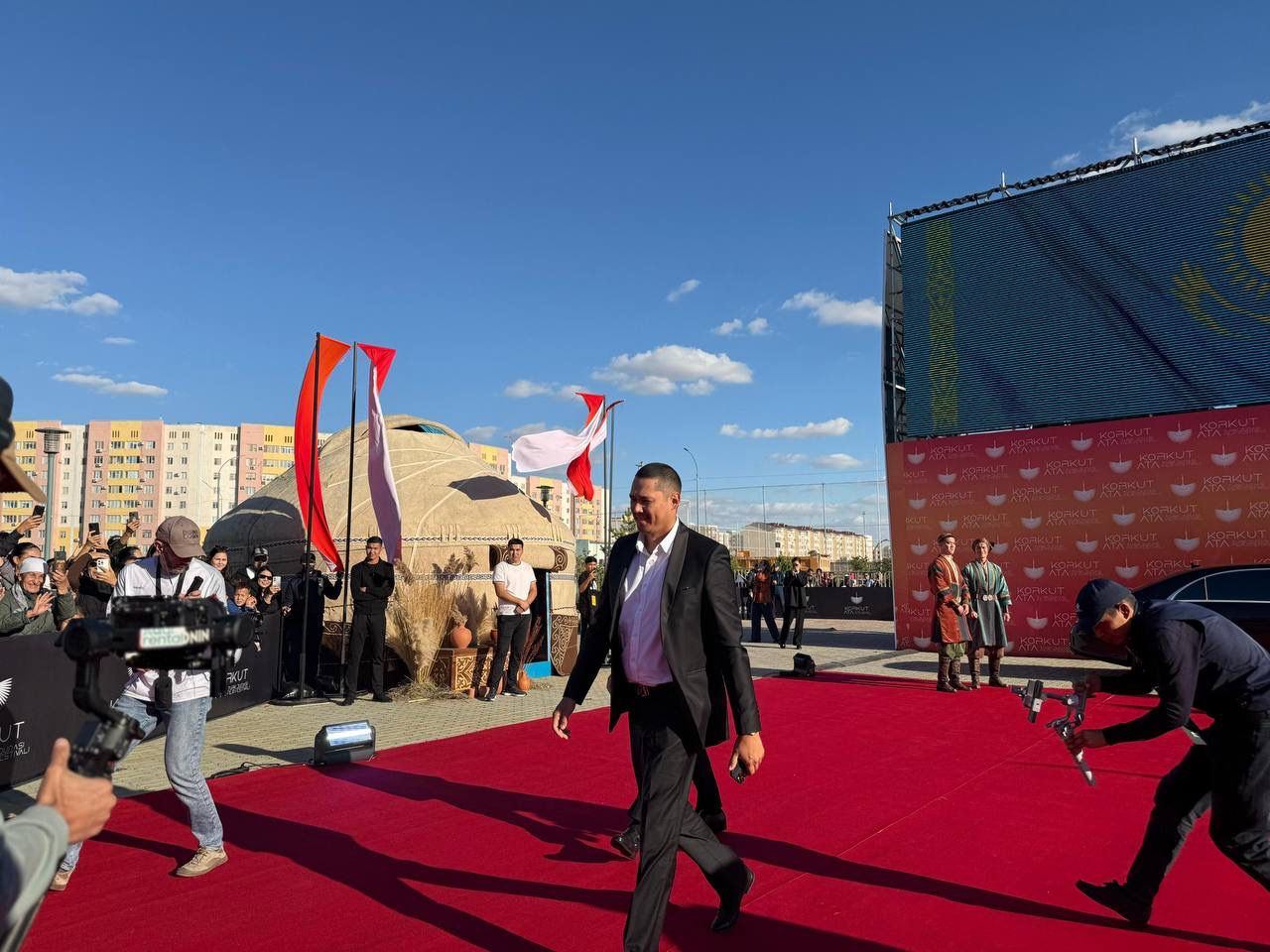 В Мангистау на международном кинофестивале «Коркыт ата» по красной дорожке прошли мировые звезды