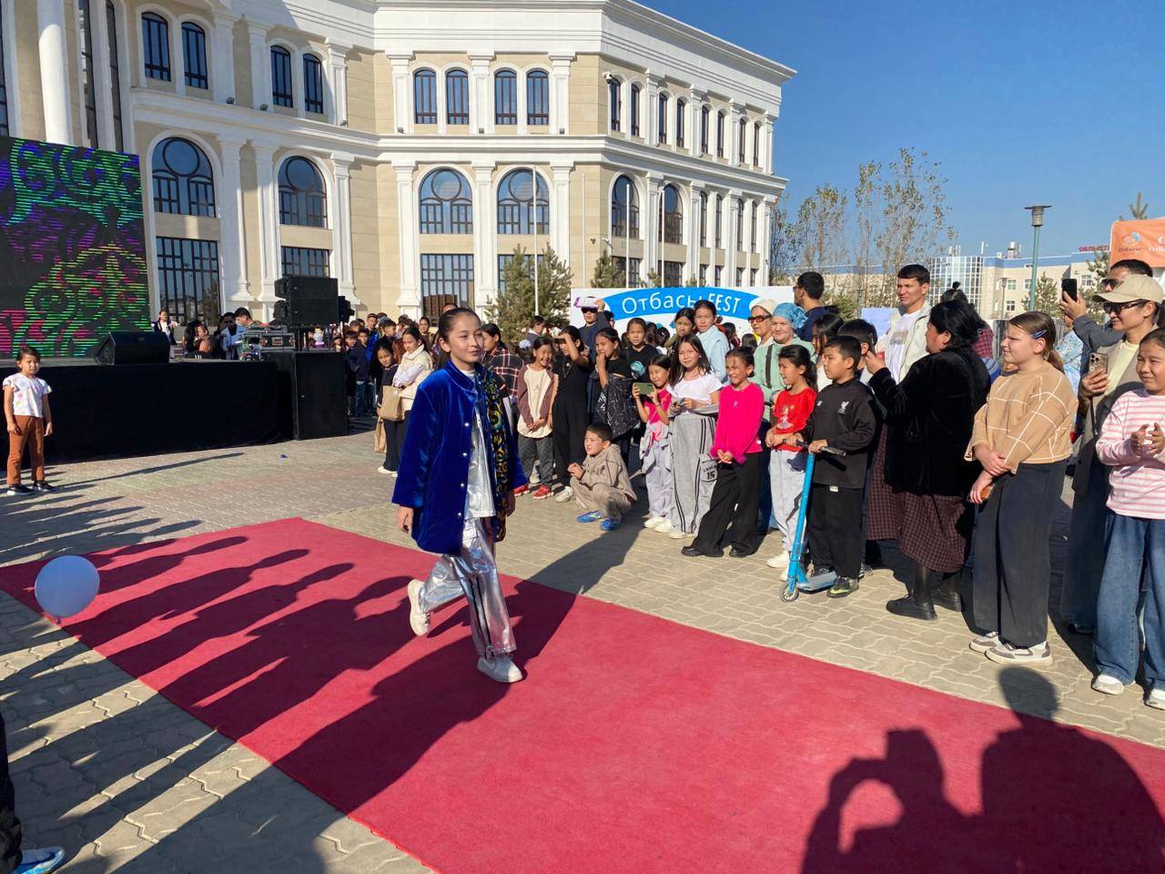 На фестивале «Отбасы  Fest» прошло дефиле местных дизайнеров