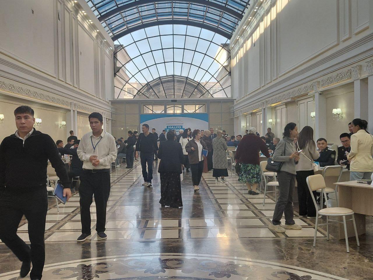 Больше ста человек обратились за консультациями во время акции "Народный юрист" в Актау