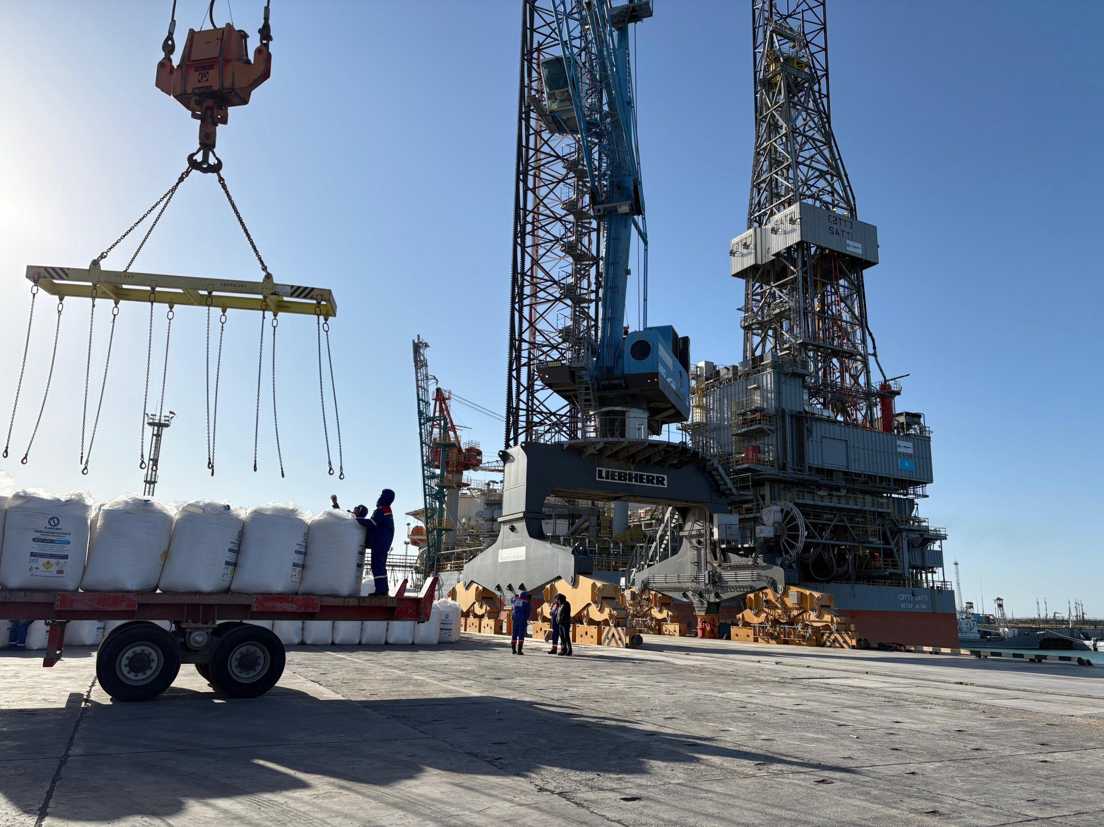 Северный морской терминал Актау увеличил объем экспорта Казахстана