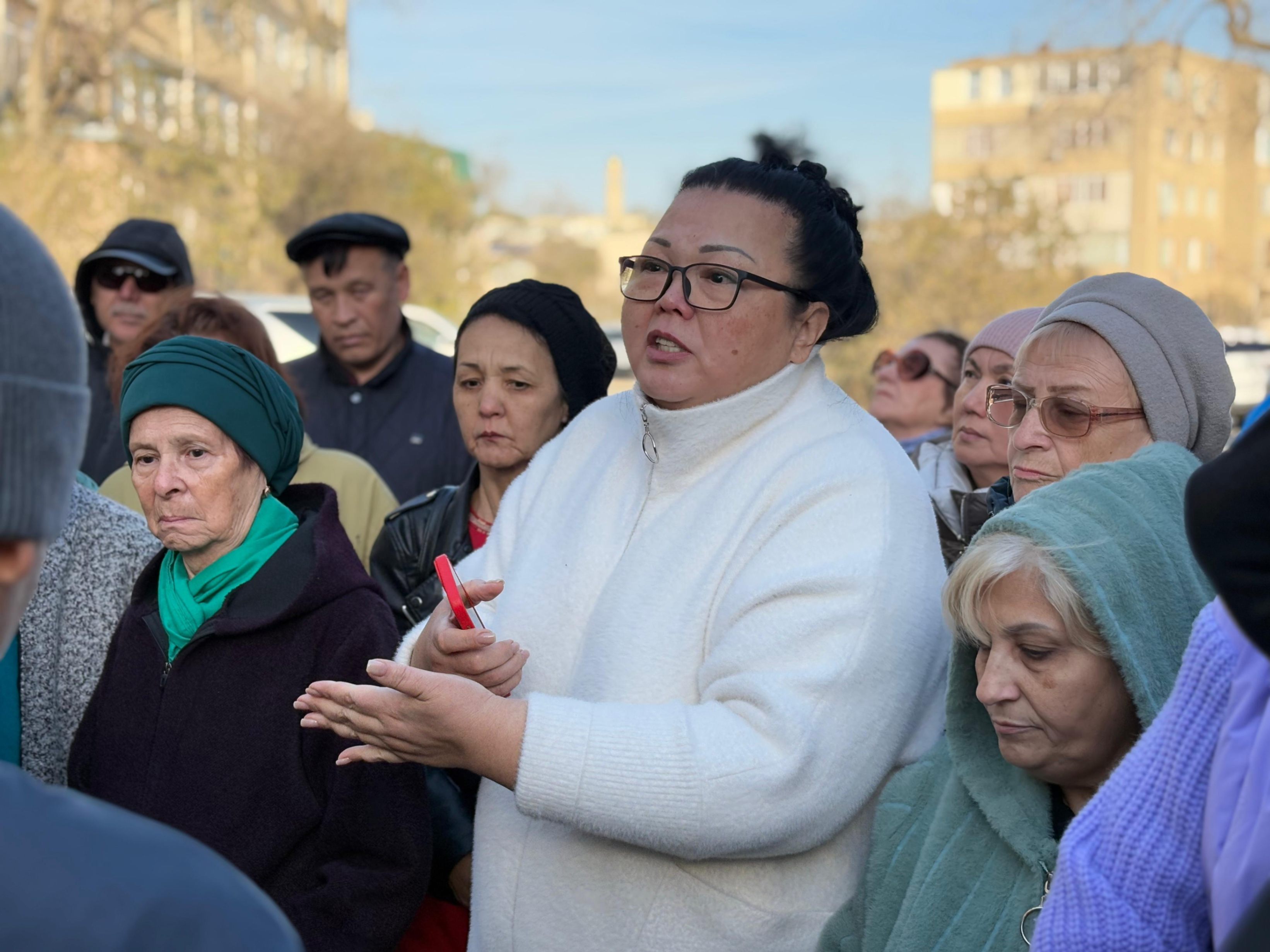 Жители 11-го микрорайона Актау пожаловались акиму города на санитарное состояние дворов