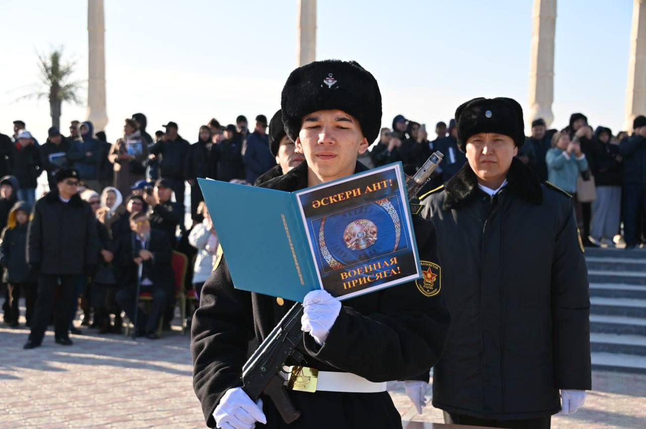 Молодые моряки приняли присягу в Актау