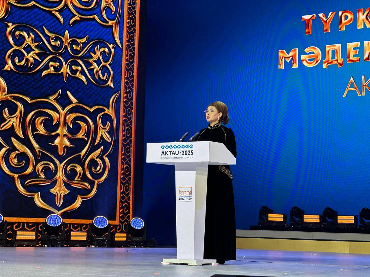 Аида Балаева выступила на церемонии закрытия года культурной столицы тюркского мира