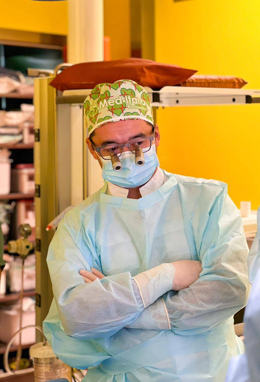 В Актау успешно проведена высокотехнологичная операция по шунтированию артерий нижней конечности 81-летнему пациенту