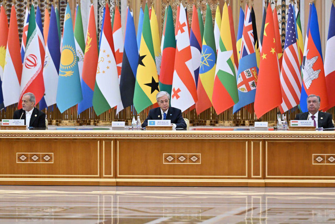 Глава государства принял участие в форуме, посвященном Международному году мира и доверия, Международному дню нейтралитета и 30-летию постоянного нейтралитета Туркменистана