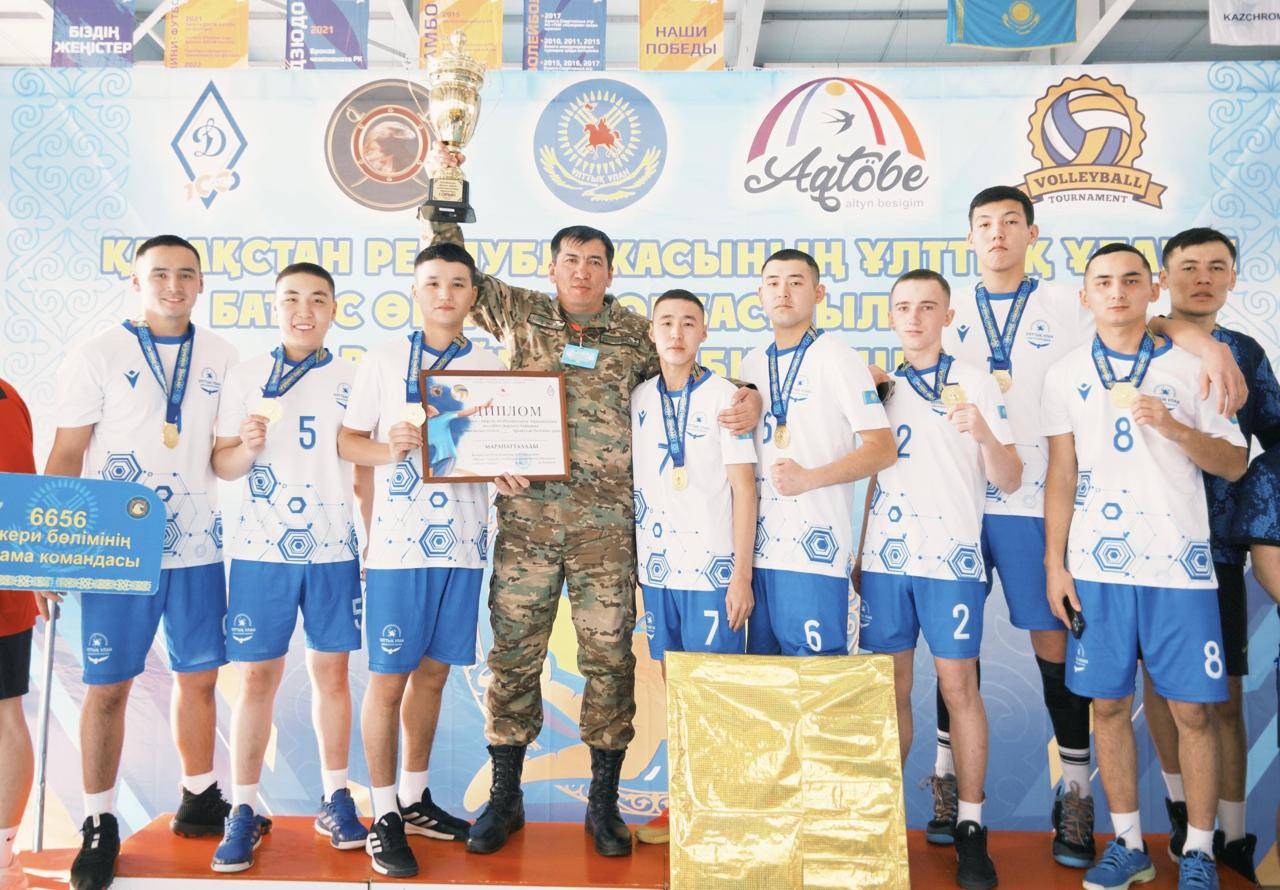 Военнослужащие из Актау стали чемпионами регионального турнира по волейболу