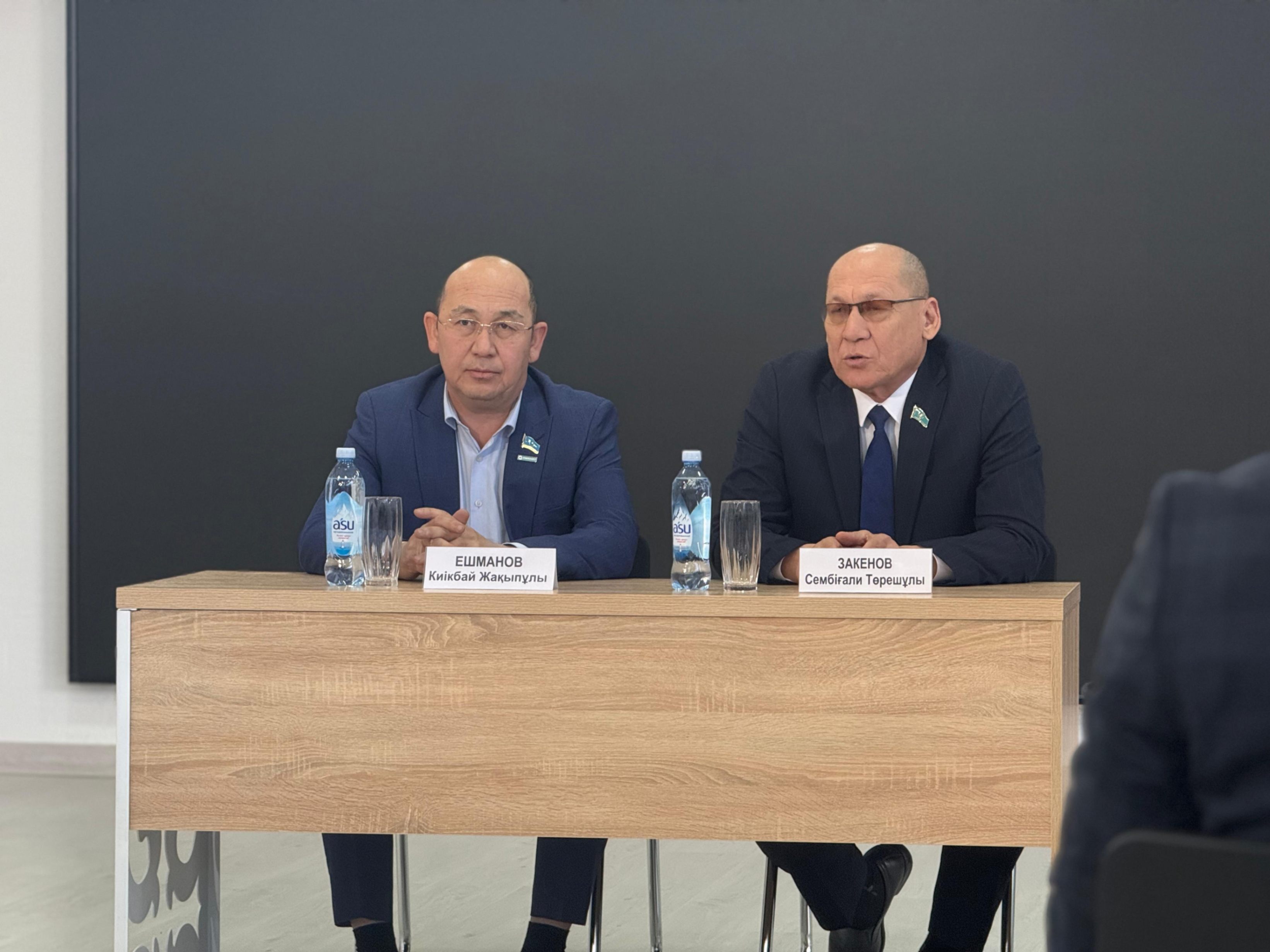 Ақтау тұрғындары жаңа Конституцияға қолдау білдіруде