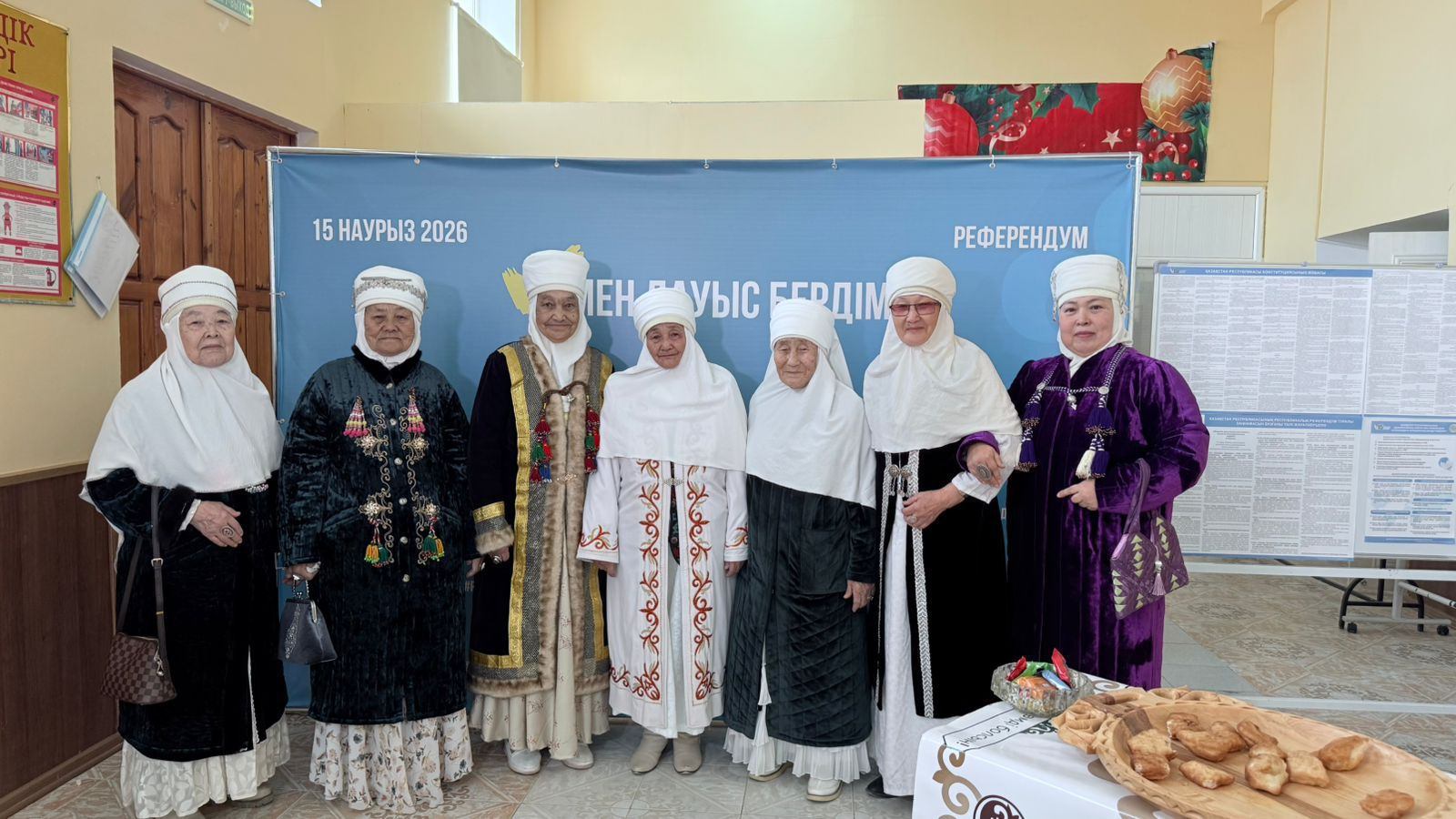 Маңғыстаудағы «Асыл әжелер» ансамблінің мүшелері референдумда өз таңдауын жасады