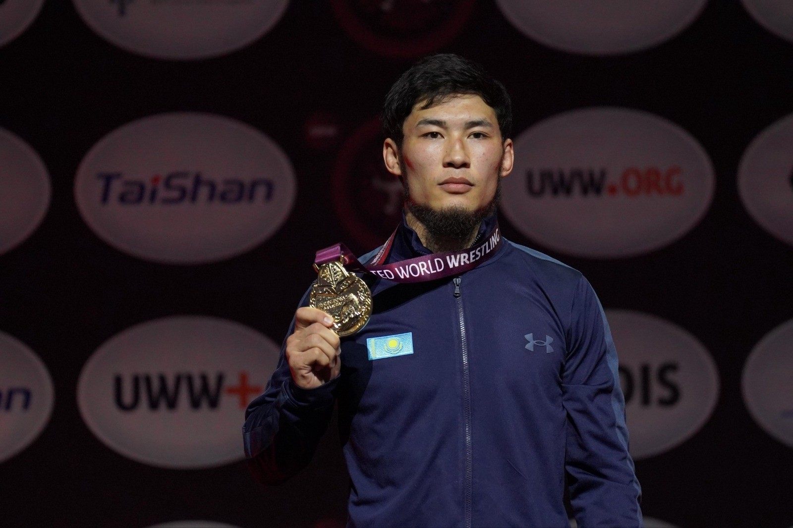 Алматбек Аманбек Азия чемпионатында топ жарды