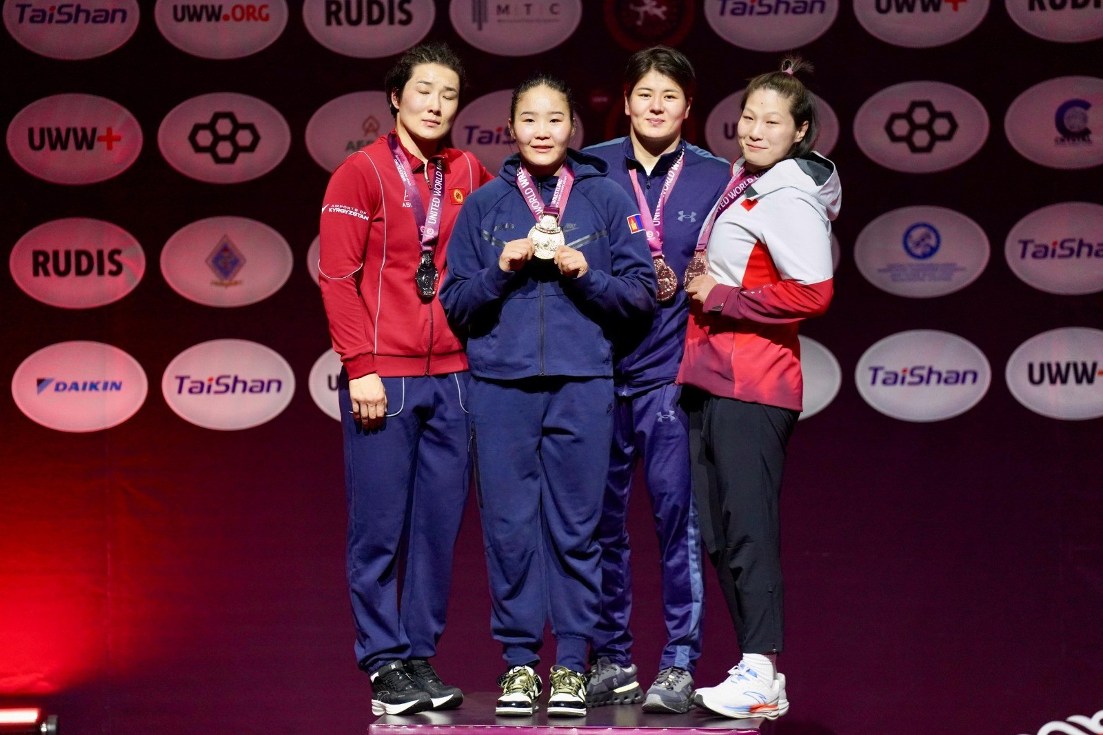 «Алтын мақсат еді, бірақ қолаға тоқтадым»: Гүлмарал Еркебаева Азия чемпионатынан алған жүлдесі туралы айтты