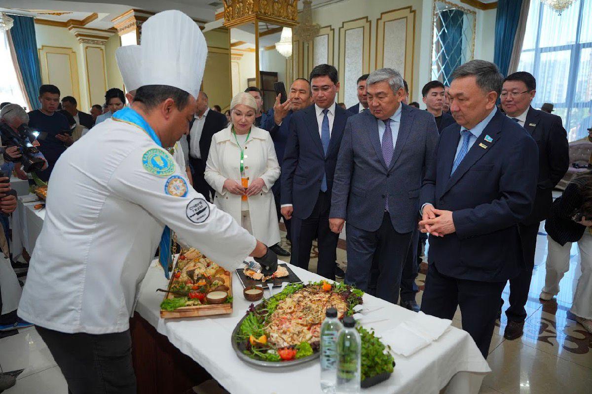 Предприниматель из Мангистау рассказал о развитии рыбного хозяйства на международной встрече