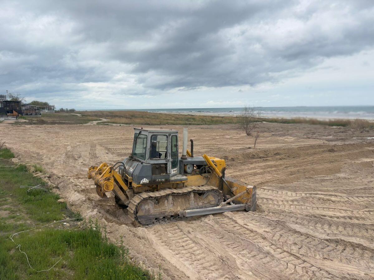 В Актау обновляют морское побережье