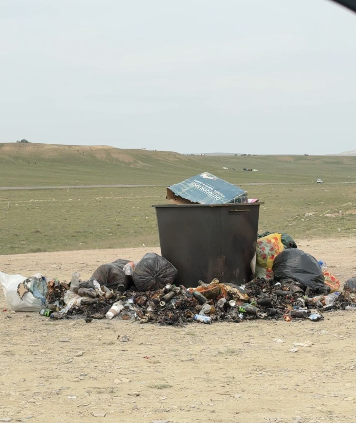 Мусор в Айракты: Жители возмутились равнодушием отдыхающих