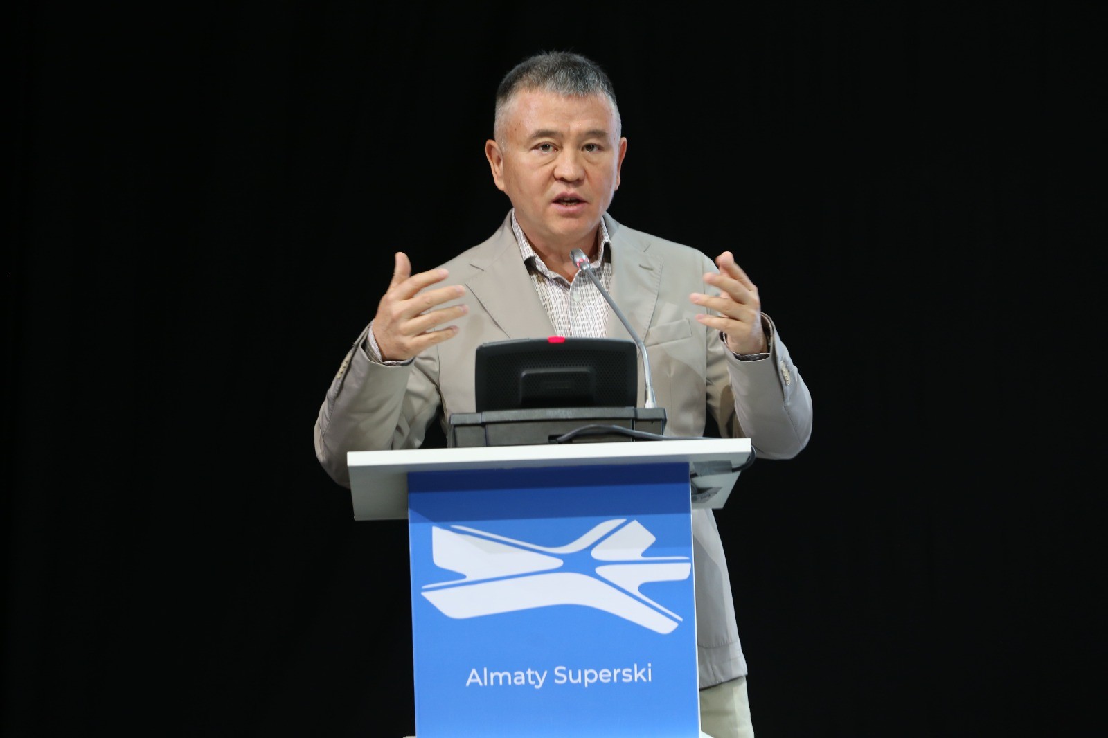 «Хватит жить мифами»: на слушаниях по Almaty Superski прозвучала поддержка проекта и призыв к развитию гор