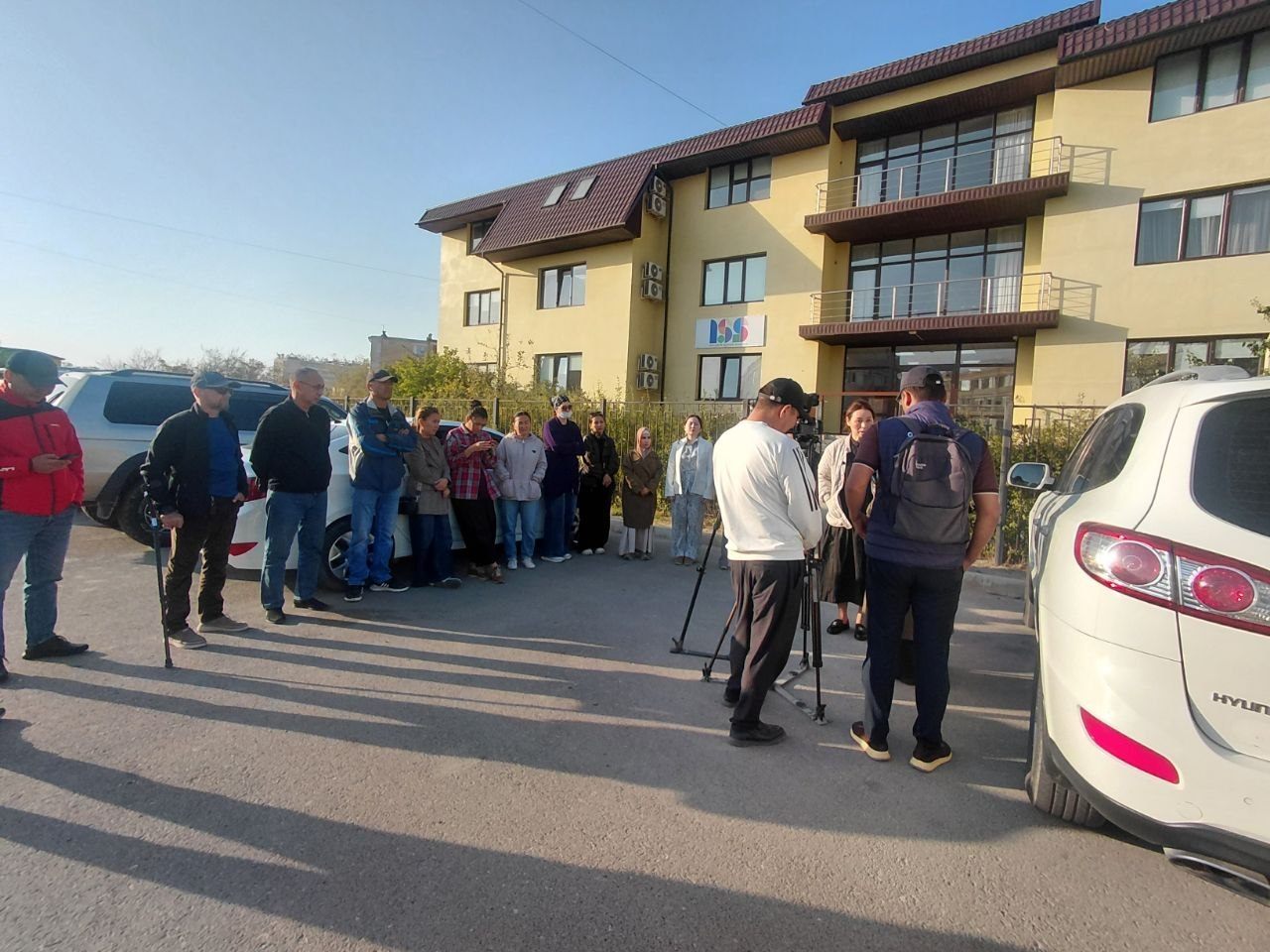 «Мы видим результаты, но не справляемся с расходами»: родители в Актау добиваются поддержки особой школы
