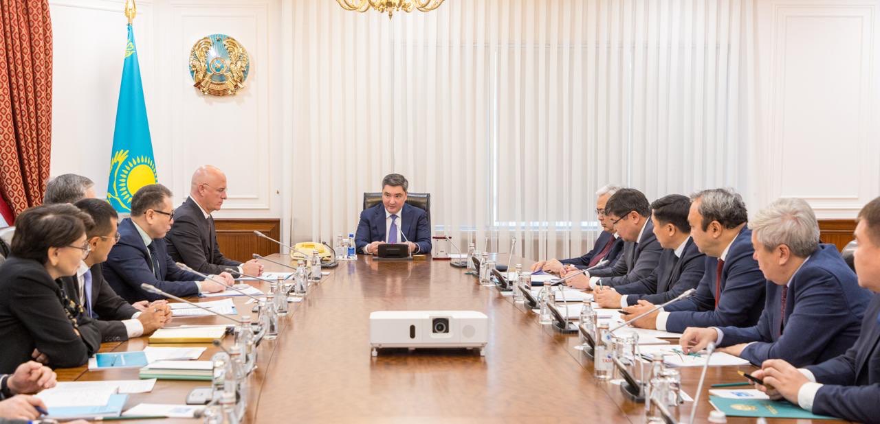 Правительством принимаются меры по обеспечению макроэкономической стабильности и нивелированию негативных последствий экономических реформ