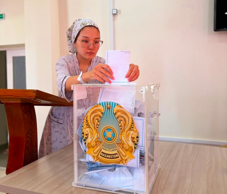 В Мангистау роженицы проголосовали на выборах в Курултай
