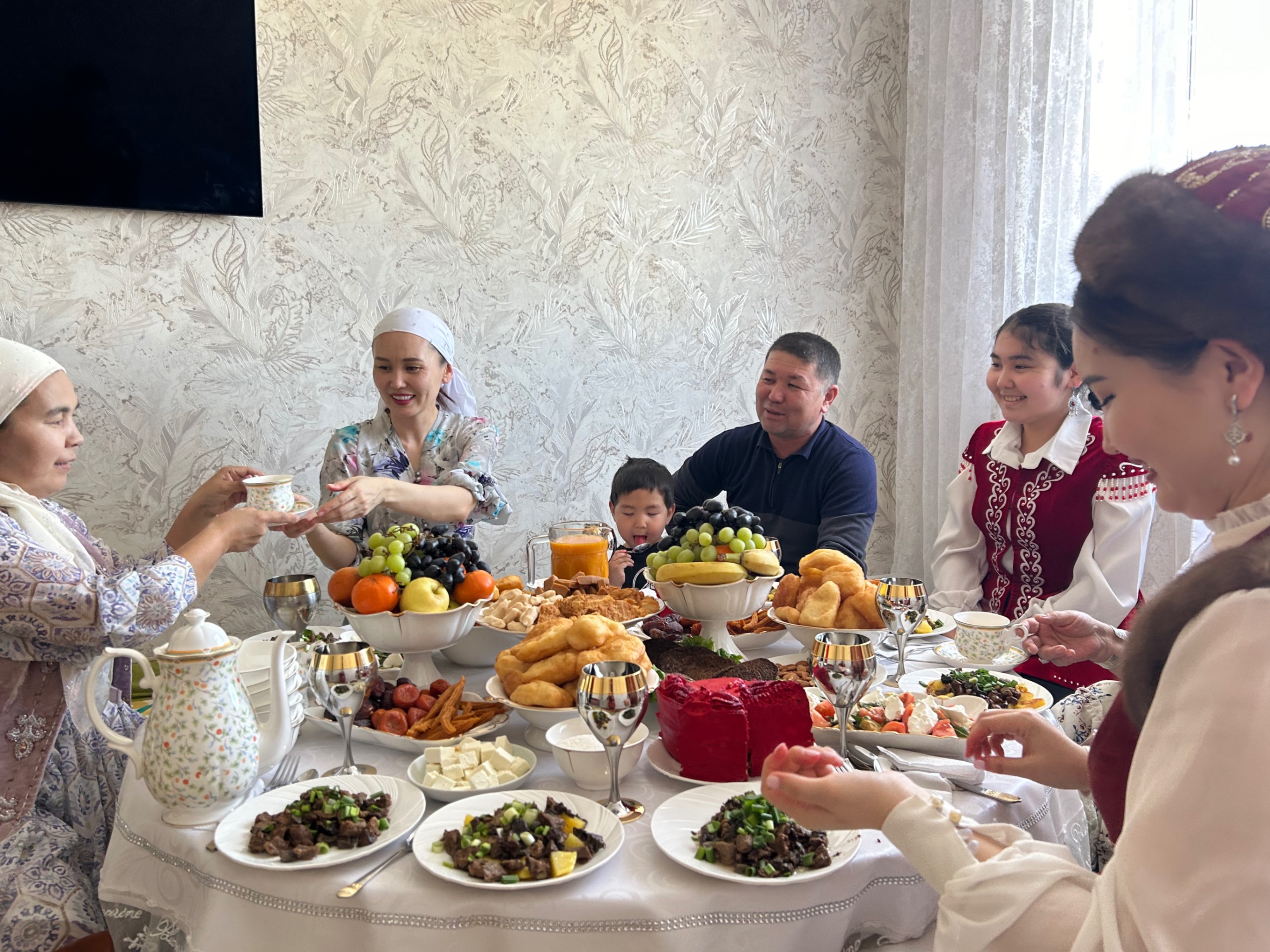 Анадан - қызға, енеден - келінге мұра: Қолөнерші Естұровтар отбасы