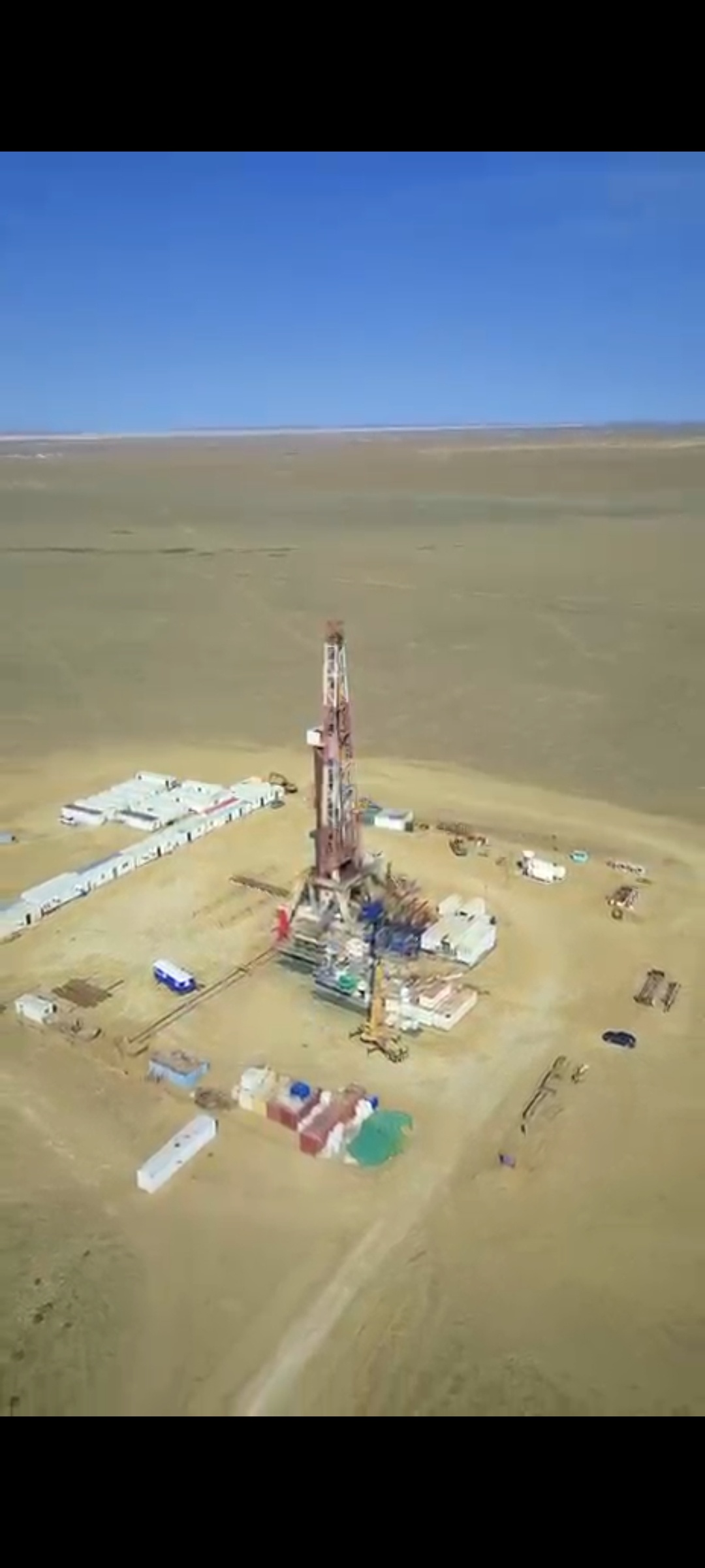 В Мангистау начали бурить скважину в поисках новых запасов нефти