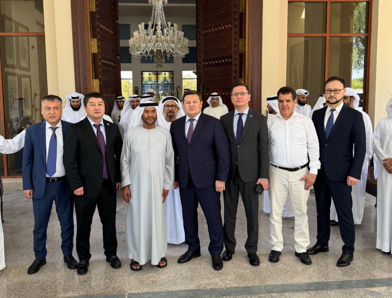 Аким Мангистауской области Нурдаулет Килыбай встретился с Его Высочеством шейхом Суруром бин Мухаммед Аль Нахаяном