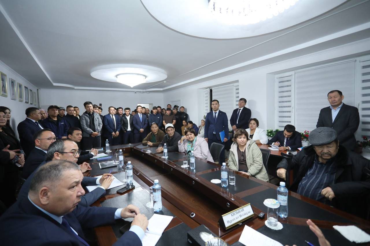 Нұрдәулет Қилыбай Қарақия ауданында 100-ден аса тұрғынды жеке мәселесі бойынша қабылдады