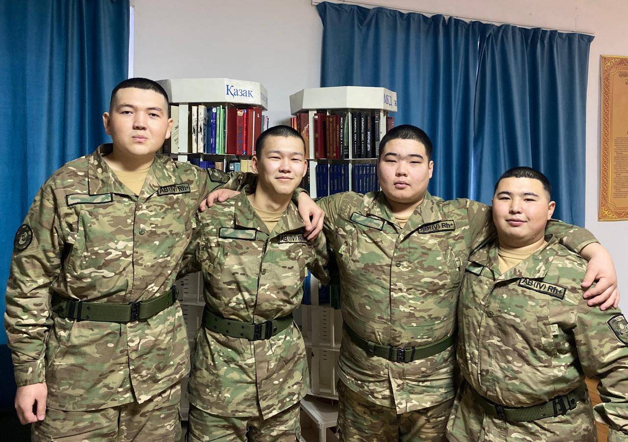 Маңғыстаулық төрт сыныптас Ұлттық ұлан қатарында бірге қызмет етеді