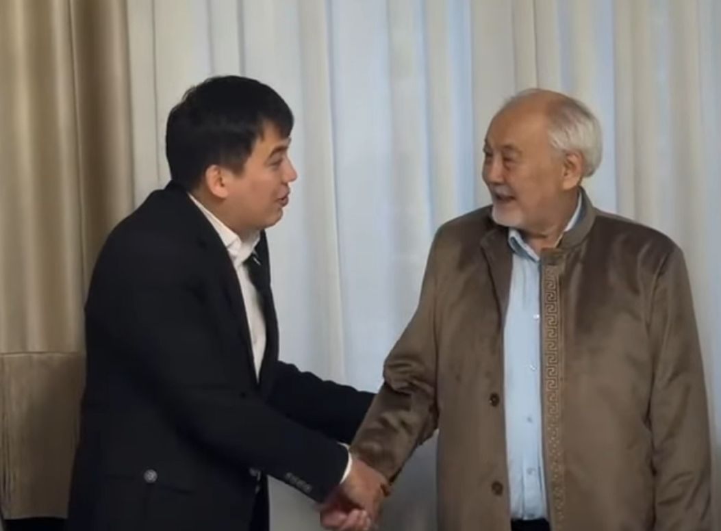 ҚР ТЖМ-нің құрметті ардагері Қажымұрат Хайрушев жастарға батасын берді