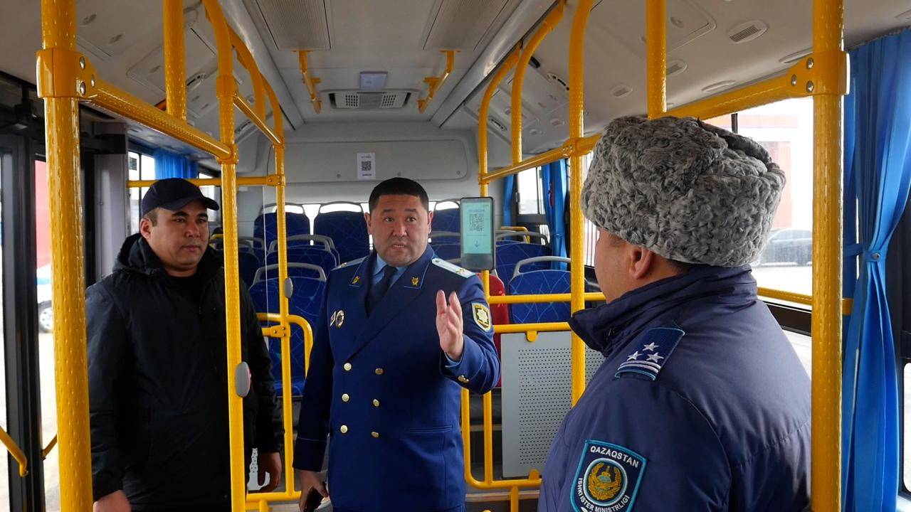 Бейнеу прокуратурасы жүргізушілерге жол үстінде кеңес берді