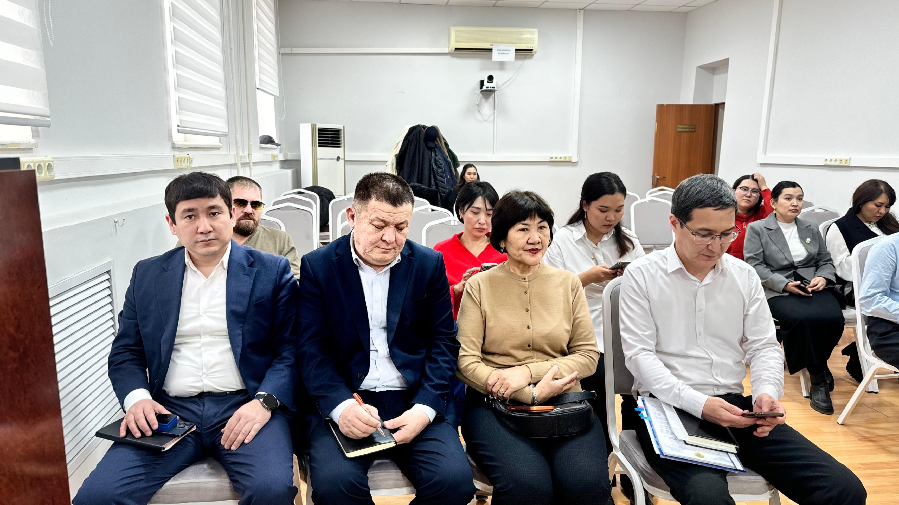 Медициналық ұйым басшыларымен Конституция жобасын талқылау жөнінде жұмыс кездесуі өтті